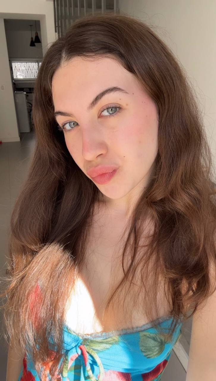 Nude girl Amber in Huaihua