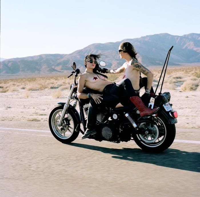 Girls on a motorcycle in Huaihua
