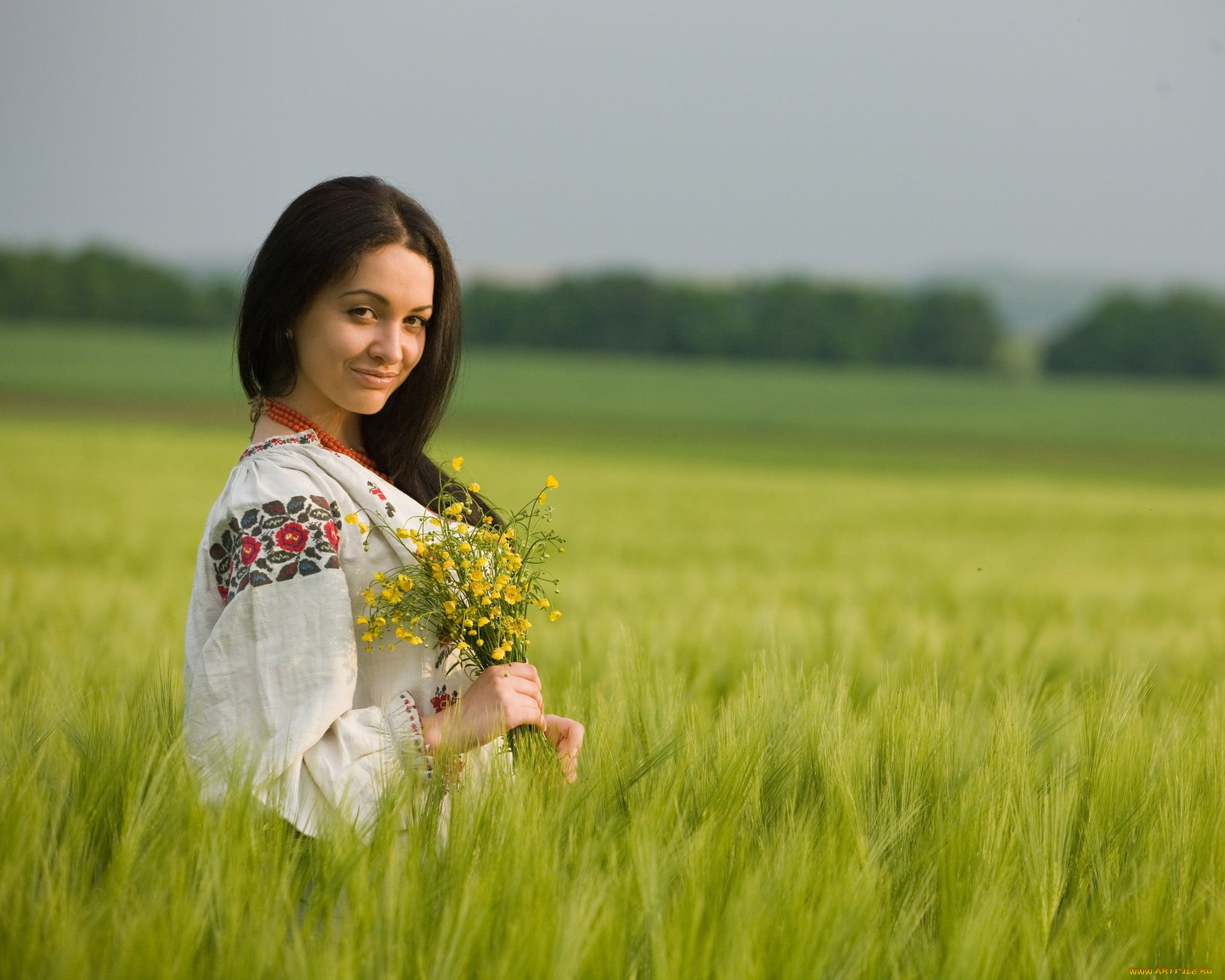 Women in Slavic costumes in Huaihua