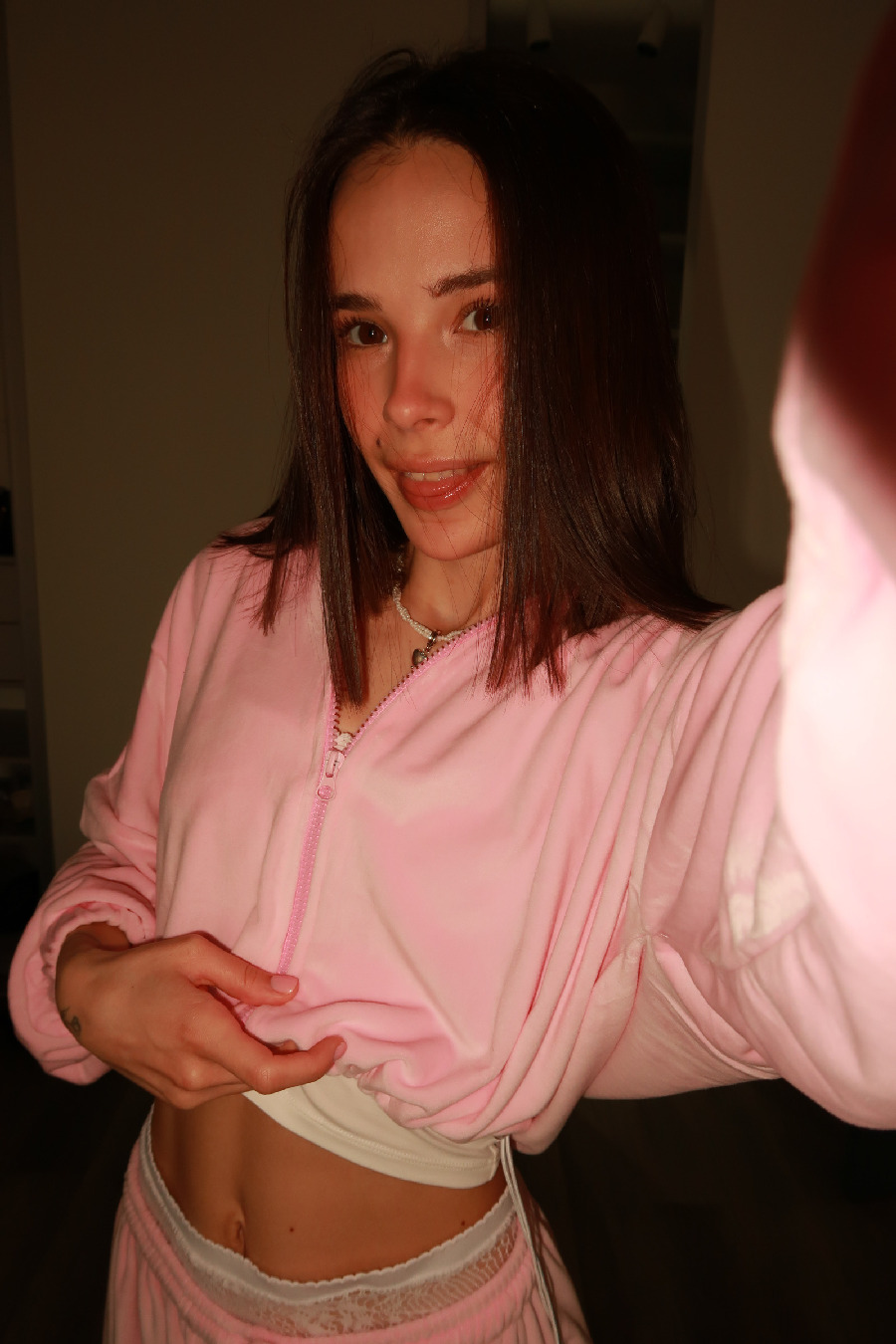 Tina brings the glow — live moments in Huaihua